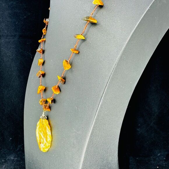 Agate Carved Pendant Tiger's Eye Cluster Knotted Necklace Sterling Lobster Clasp - Picture 4 of 12